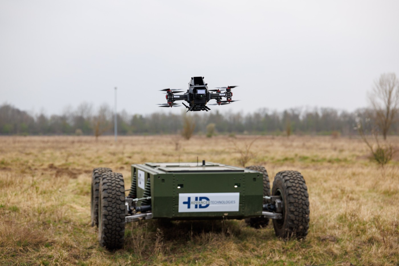 20260512-Ondas_Iron_Drone_System_and_UGV_of_HD_AT