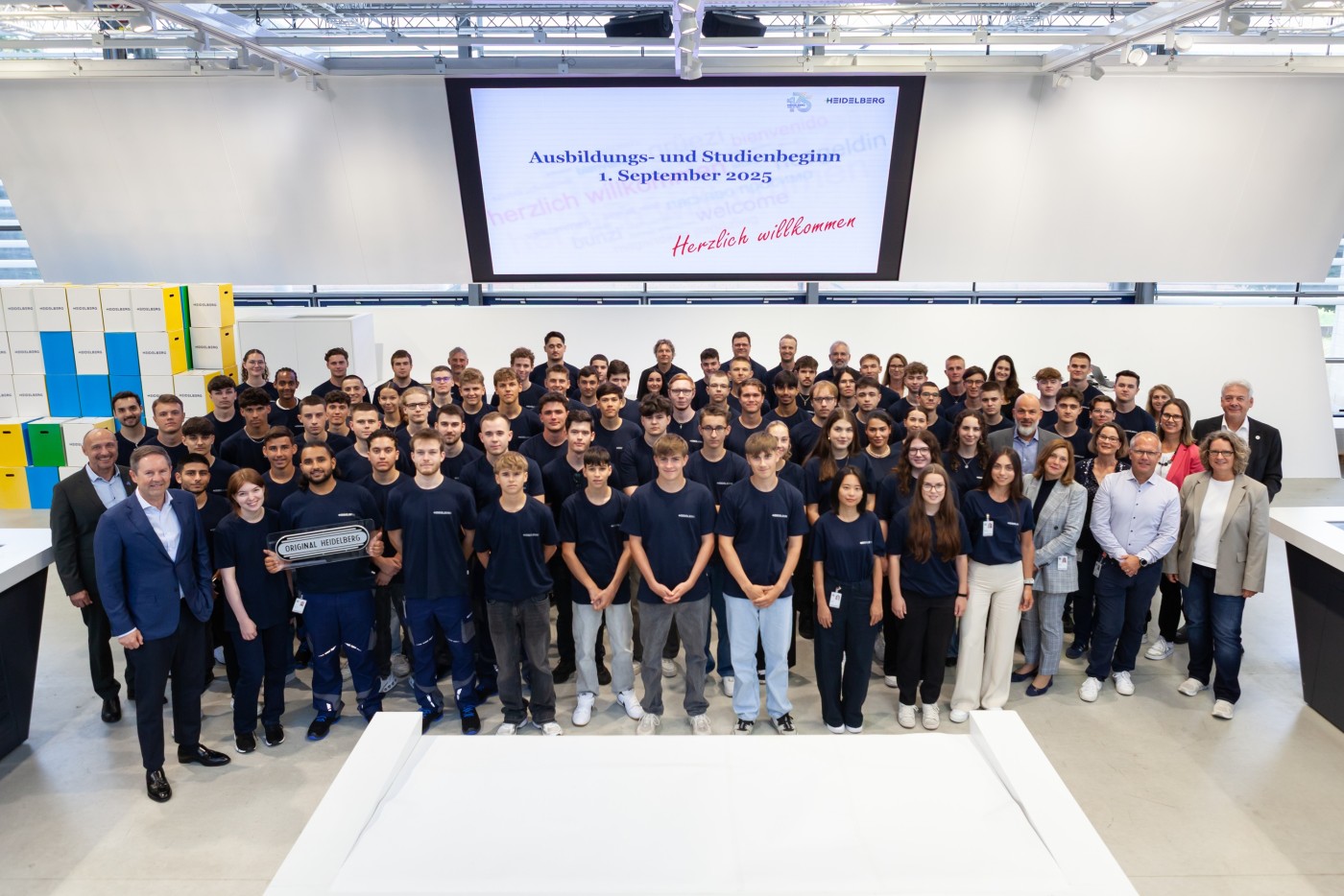 20250901_HDM_Ausbildungsstart_Gruppe
