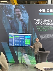 HEIDELBERG Amperfied Flottenmedientag Product Manager Josip Jovic demonstriert das Amperfied Backend.