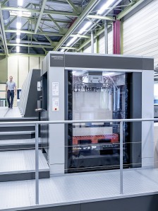 With the new Peak Performance generation of the Speedmaster XL 106 and the enhanced Push to Stop concept, autonomous printing has now arrived in the packaging production sector, too. 