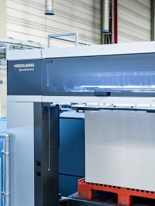 The new Peak Performance Speedmaster XL 106 cuts print production costs, making customers in the commercial, packaging, and label printing sectors more competitive.