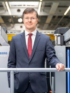 Dr. Ludwin Monz will resign from his position as Chairman of the Management Board at his own request at the end of June 30, 2024, in agreement with the Supervisory Board, and will step down from the Management Board of Heidelberger Druckmaschinen AG (HEIDELBERG).