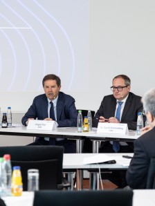 v.li.: Jürgen Otto (Chief Executive Officer) und Dr. David Schmedding (Chief Technology & Sales Officer)