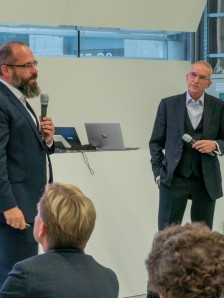 Presentation Zaikio: Jürgen Grimm (left), Ludwig Allgöwer