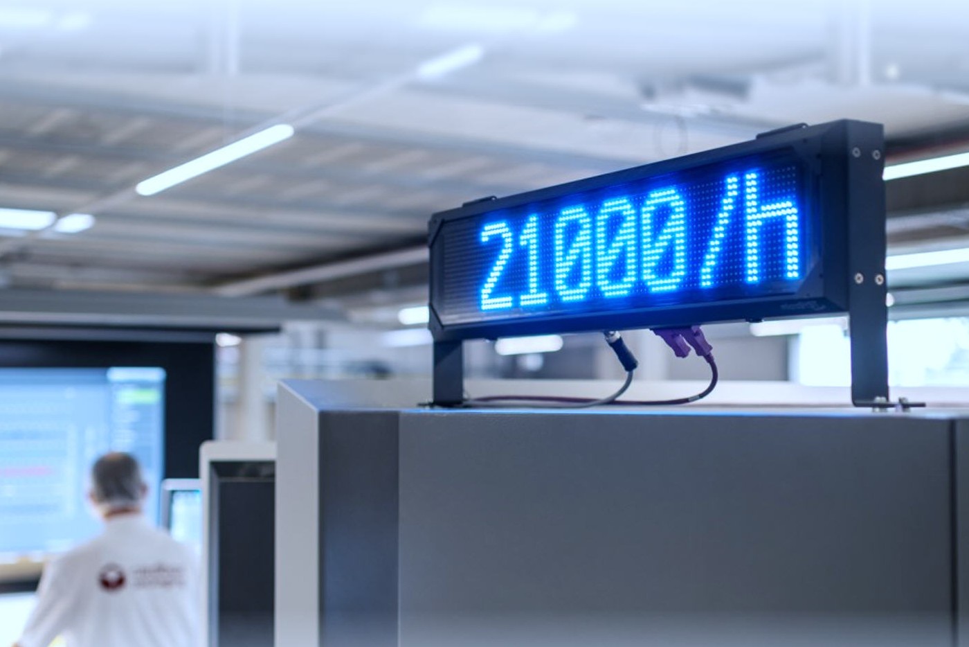 speedmaster-xl106-21k-closeup-1920x1080