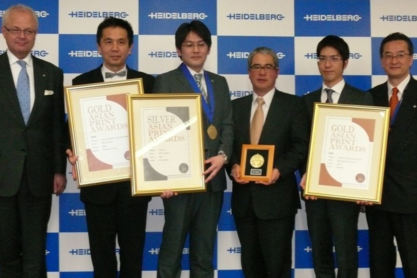 Award02_AsianPrintAwards