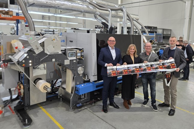 Pierwsza w Polsce maszyna hybrydowa Gallus One 340  w drukarni Burda Team Labels 